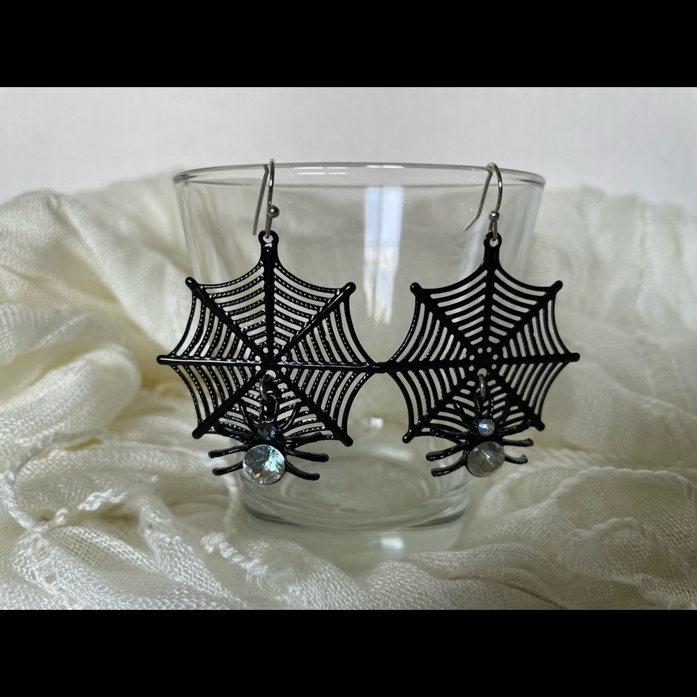 Black spider web and spider earrings